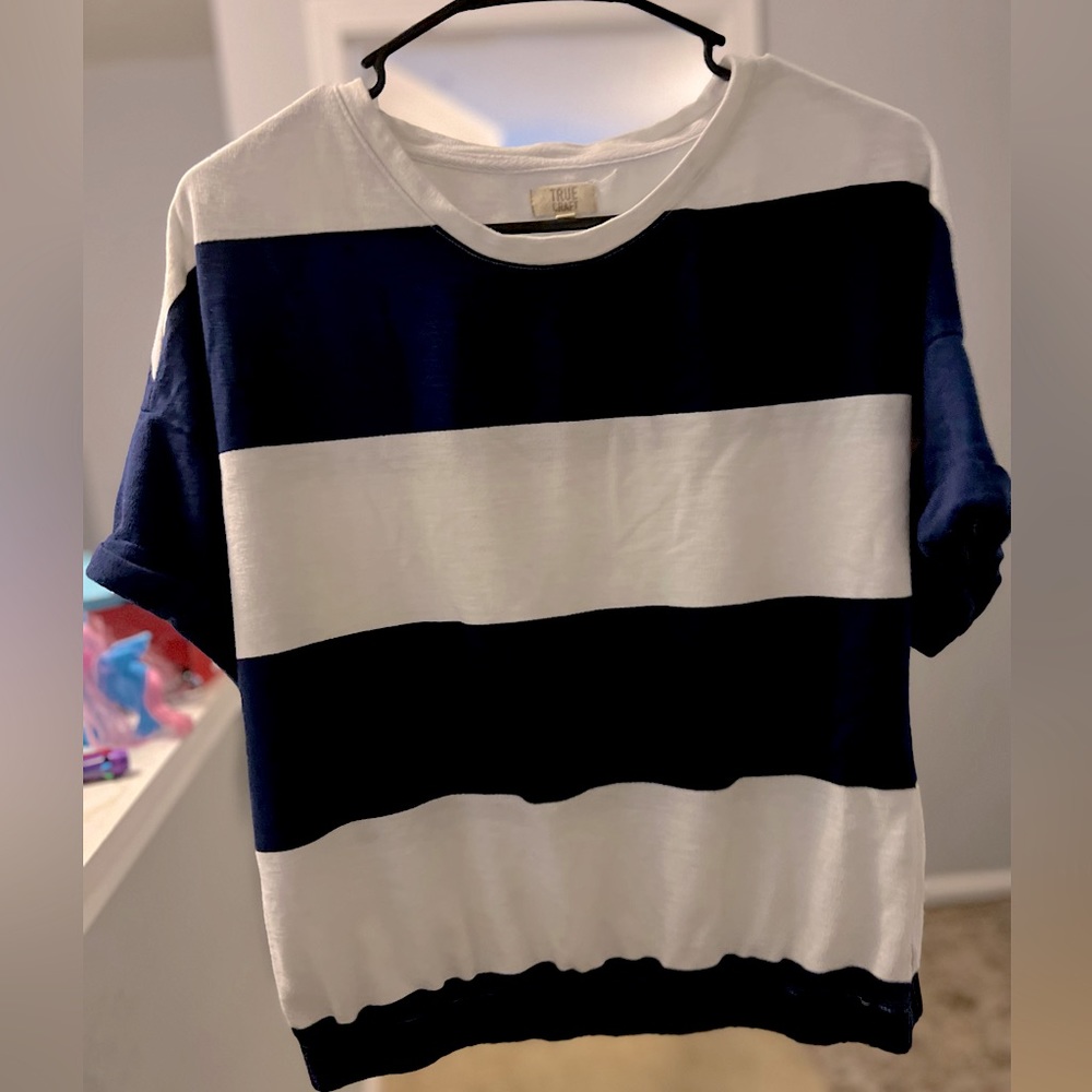 True Craft Large Navy Blue & White Top